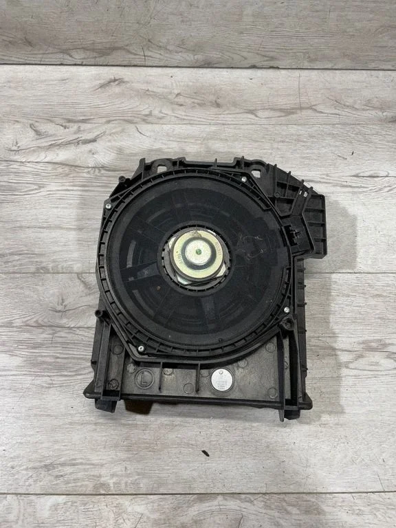 Subwoofer speaker – BMW 5 Series E60 E61 (2004-2010)