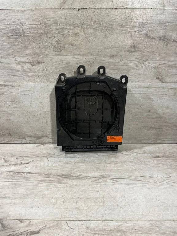 Subwoofer speaker – BMW 5 Series E60 E61 (2004-2010)