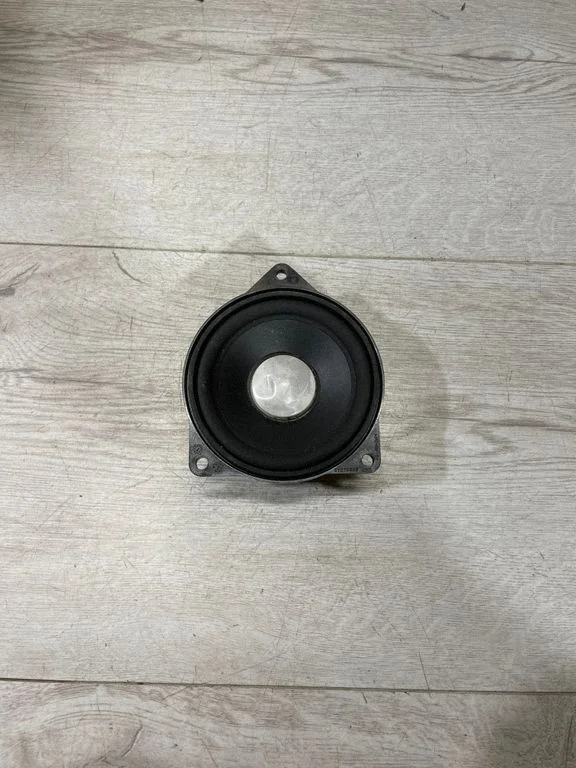 Skaļrunis panelī – BMW 3. sērija F30 F35 F31 (2012-2018)