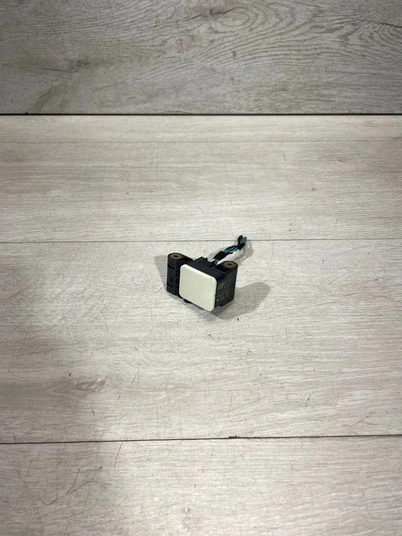 Turvapadja löögiandur 6911003