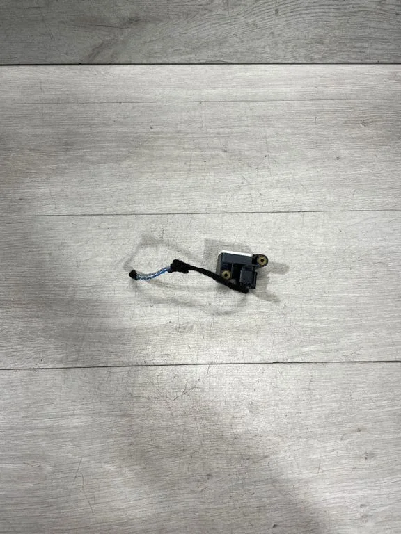 Turvapadja löögiandur 6911003