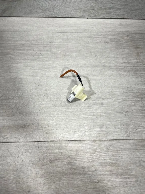 Drošības spilvenu trieciena sensors P28A11