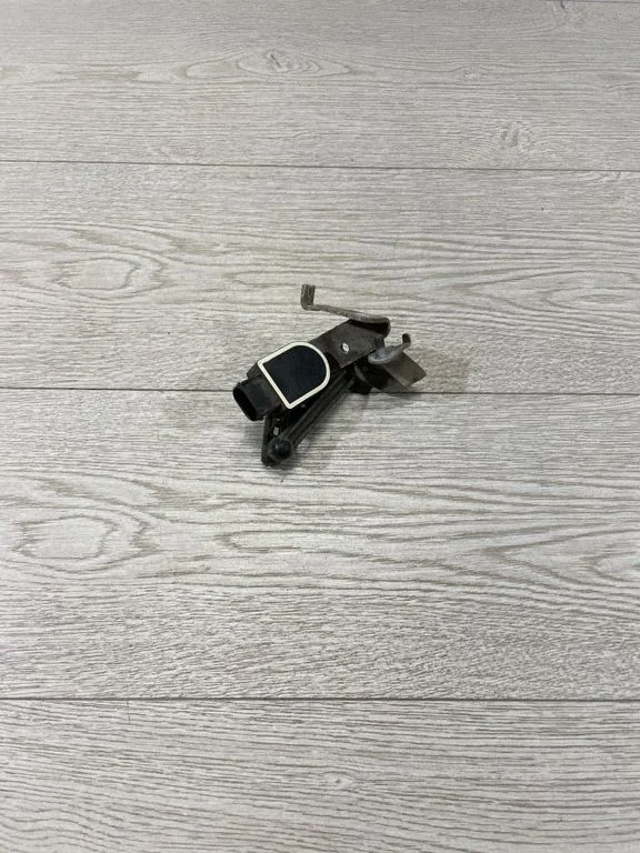 Drošības spilvenu trieciena sensors 68760000