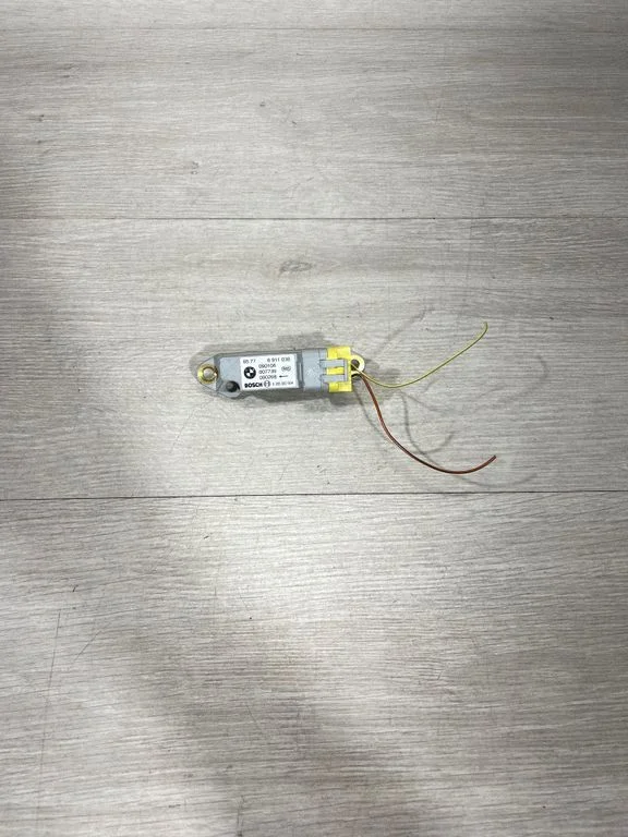 Turvapadja löögiandur 6911038