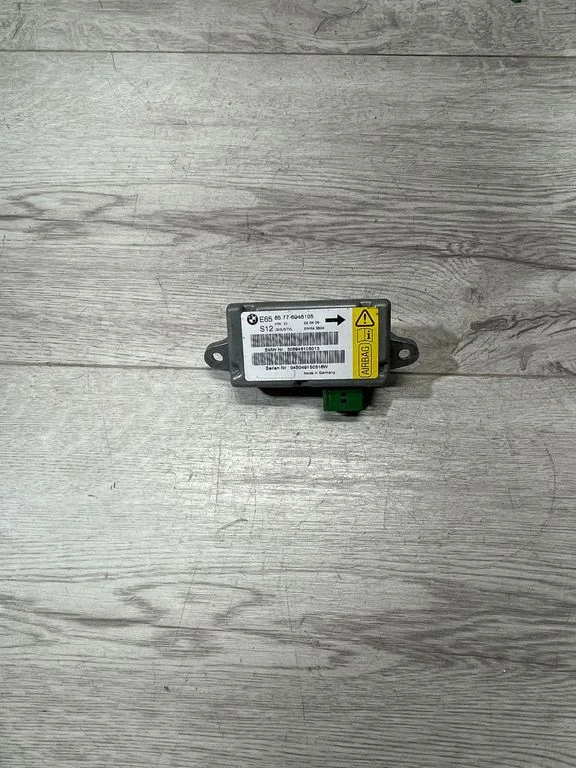 Airbag deployment crash/impact sensor – BMW 7 Series E65 E66 (2001-2008)