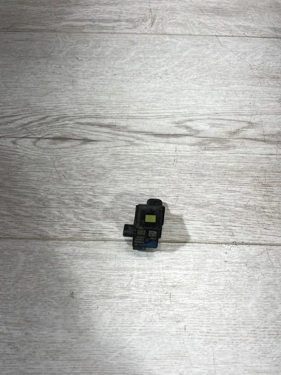Airbag deployment crash/impact sensor 9196043 – BMW X6 F16 (2014-2017)