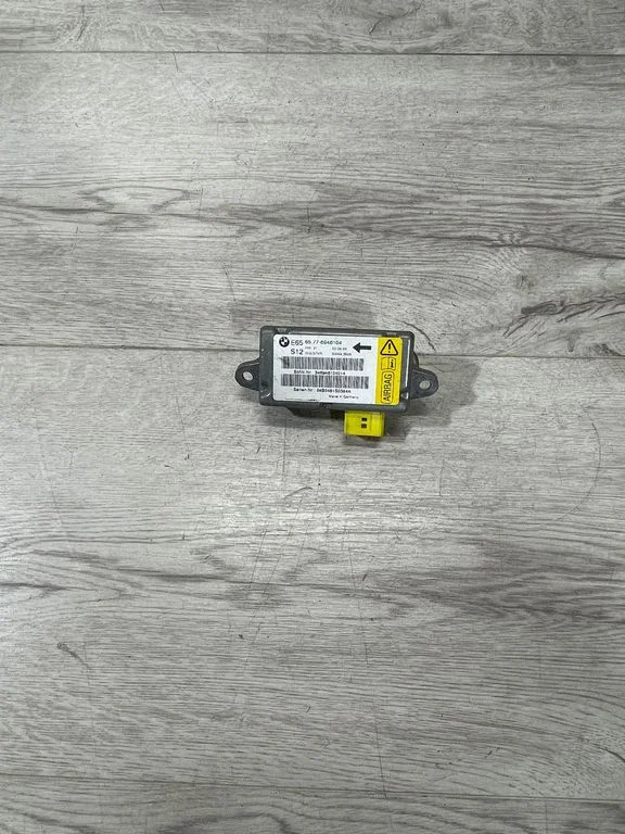 Airbag deployment crash/impact sensor – BMW 7 Series E65 E66 (2001-2008)