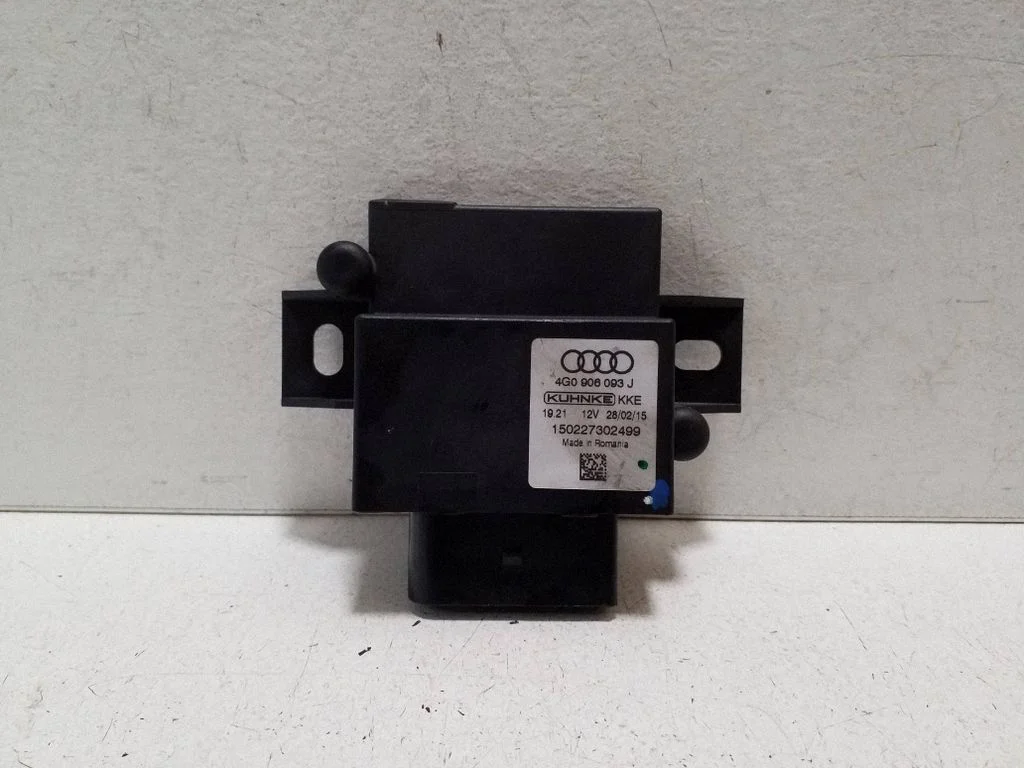 Sterownik pompy paliwa 4G0906093J