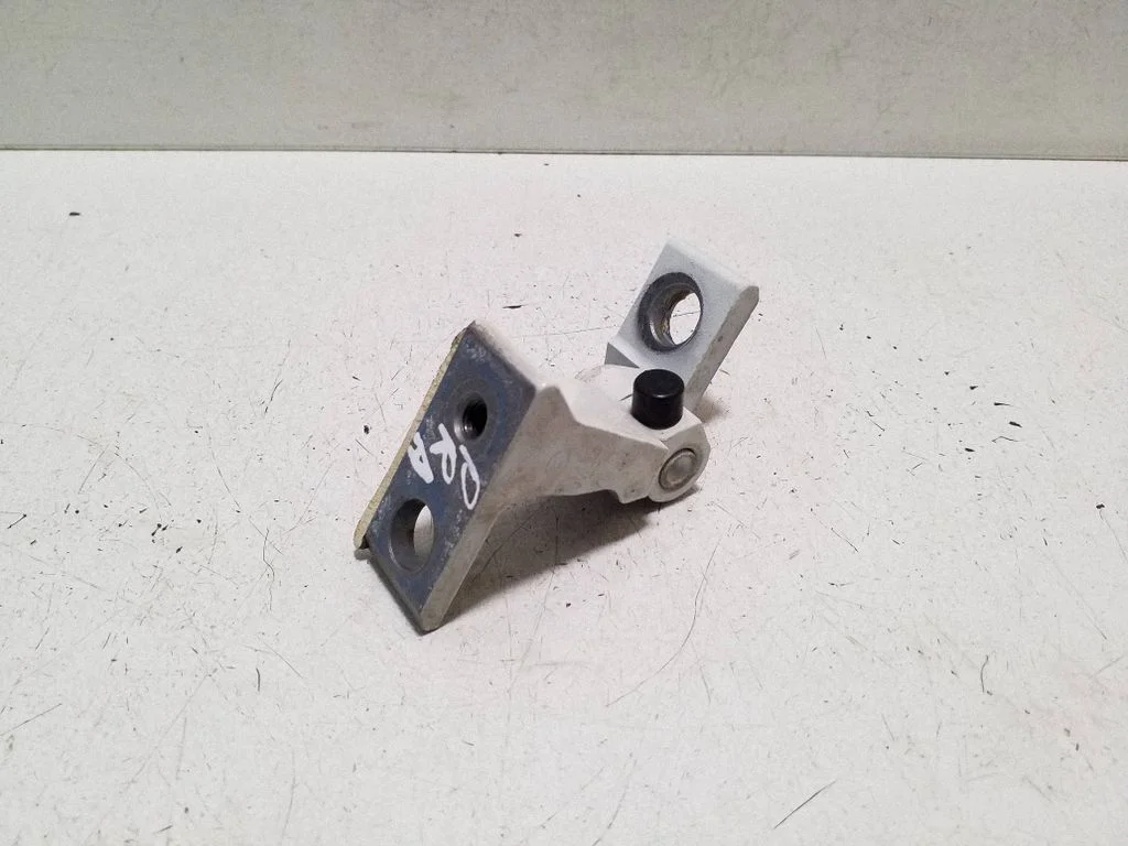 Zawias dolny drzwi przednich 4G0831402D