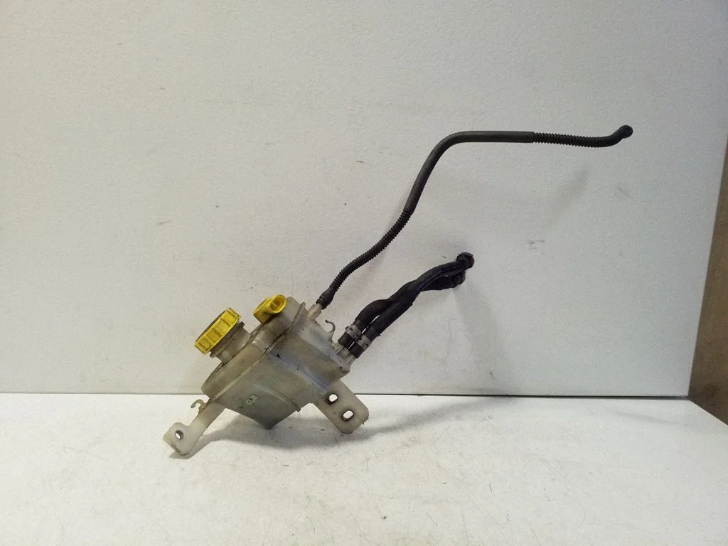 Brake fluid reservoir 51886921