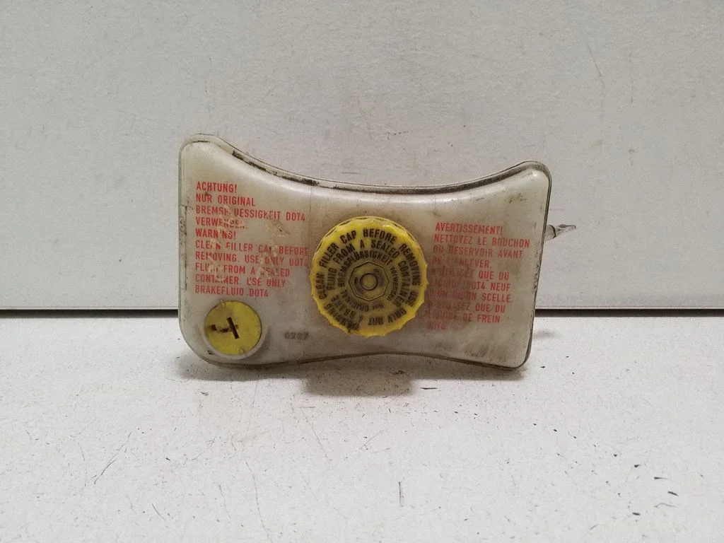 Brake fluid reservoir 8E0611301G