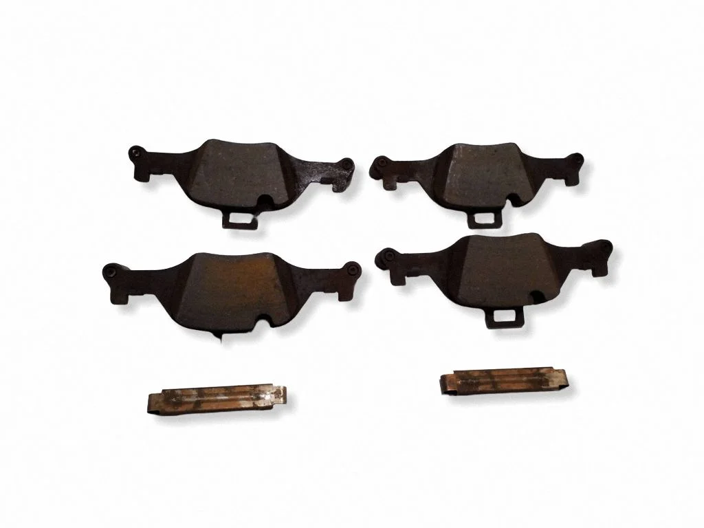 Brake pads (front) 6888494