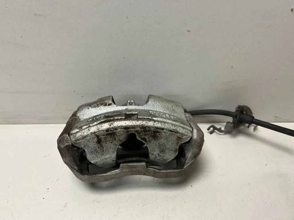 Front brake caliper 8846689