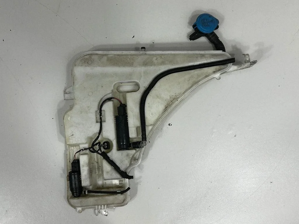 Windshield washer fluid reservoir/tank – BMW 4 Series F32 F33 (2013-2020)