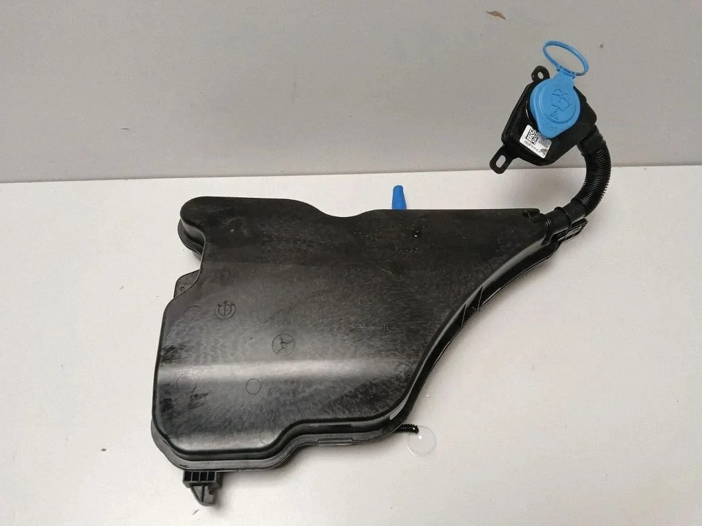 Windshield washer fluid reservoir/tank 7427885