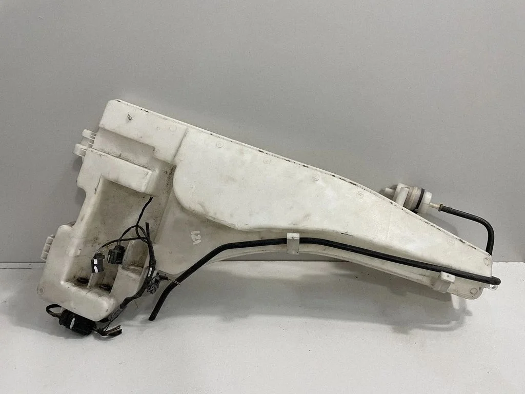 Zbiorniczek spryskiwacza – BMW X5 E70 (2006-2013)