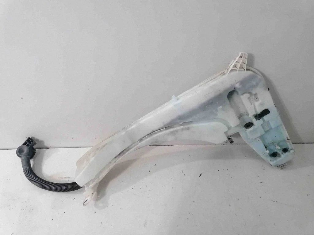 Windshield washer fluid reservoir/tank – BMW X3 F25 (2010-2017)