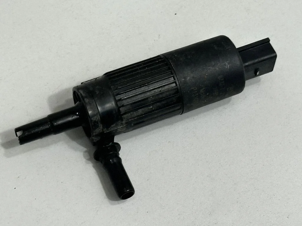 Windscreen/windshield washer pump 7297843