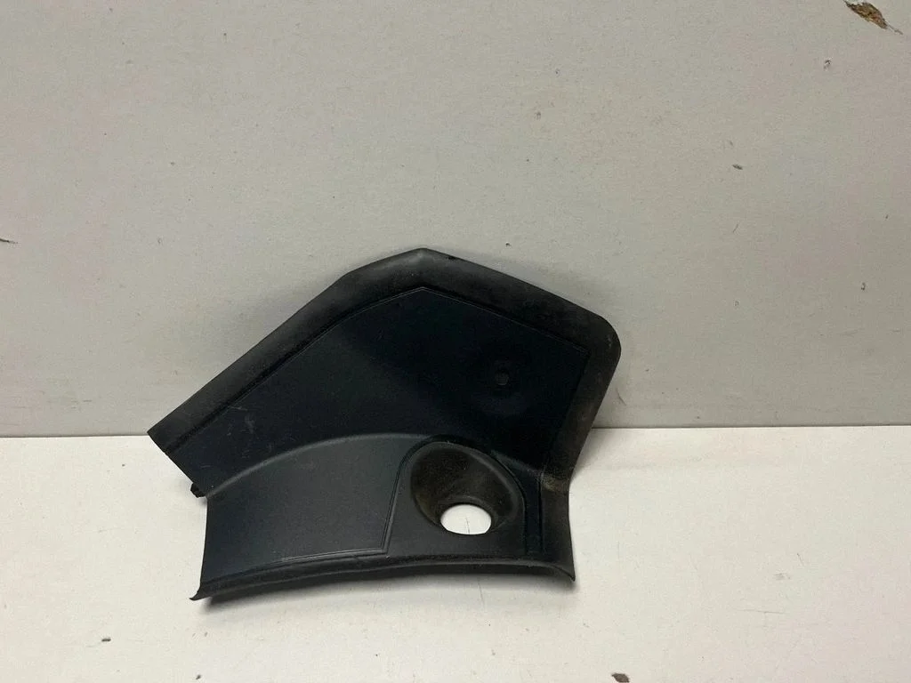 Rear/tail light trim molding 5A3BAB7