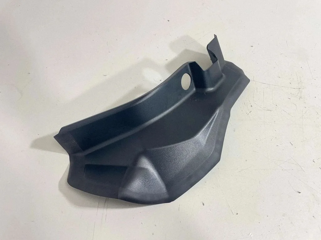Rear/tail light trim molding 7422300 – BMW X6 G06 (2019-)