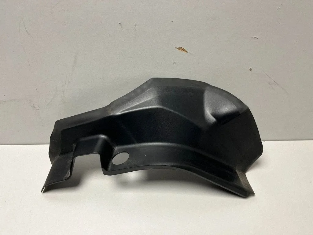 Rear/tail light trim molding 7442300