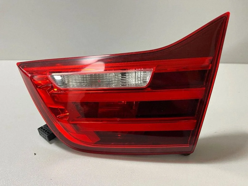Aizmugurējais lukturis bagāžnieka vākā – BMW 4. sērija F32 F33 (2013-2020)