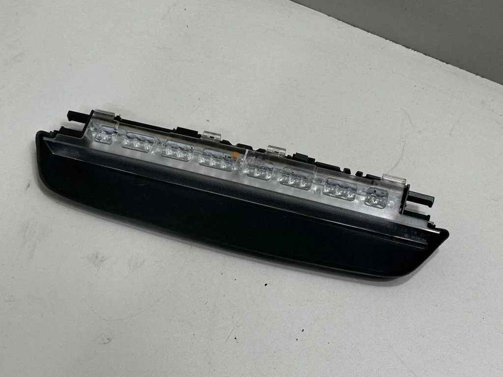 Third/center stoplight – BMW 5 Series G30 G31 G38 (2016-)