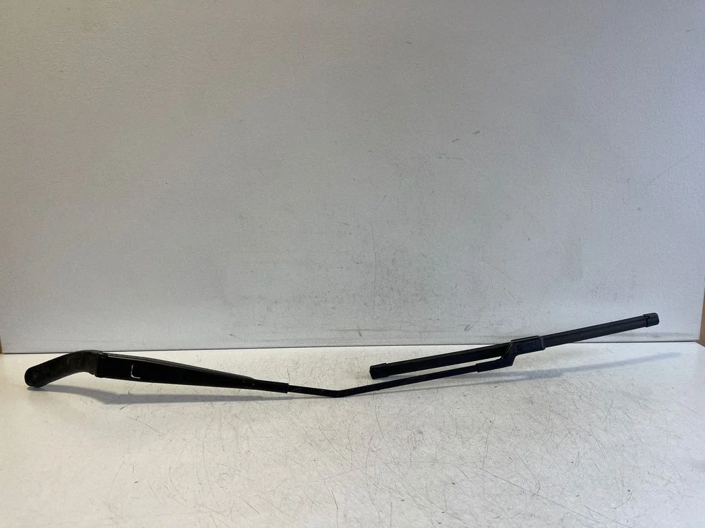 Front wiper blade arm 6VC955409