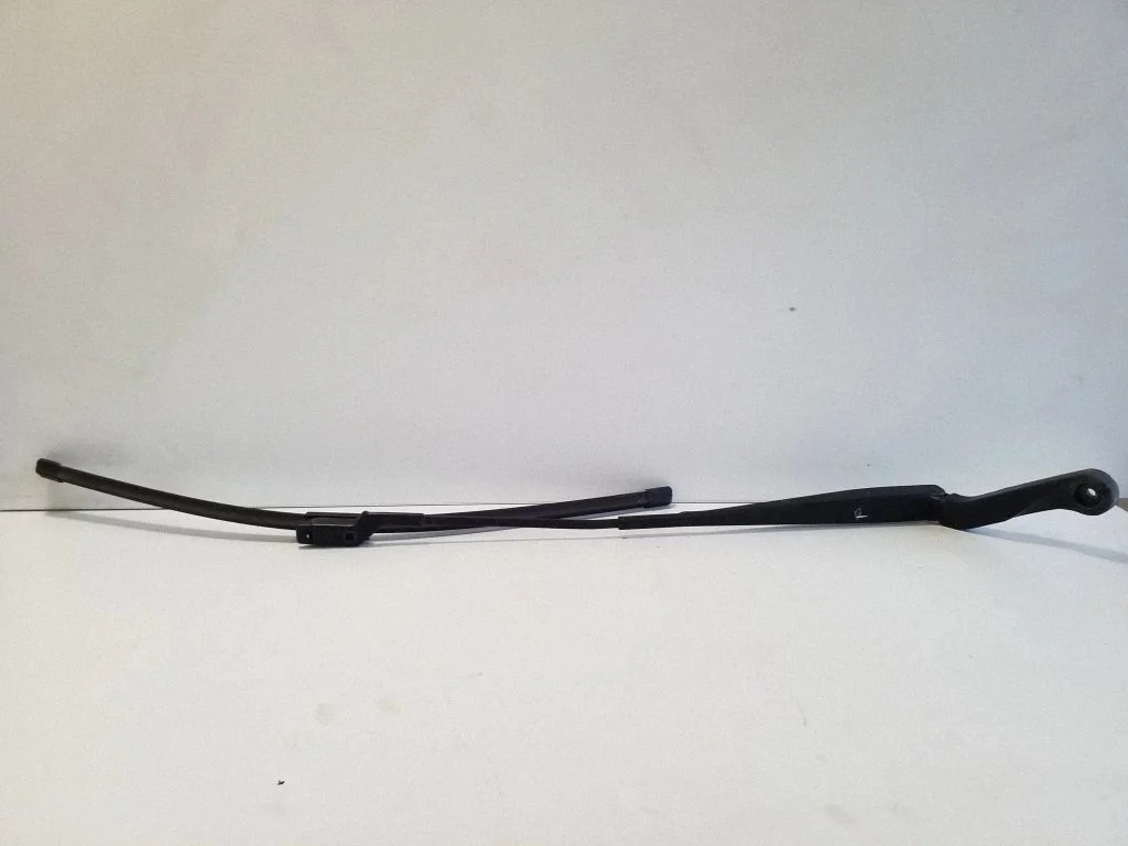 Windshield/front glass wiper blade – right