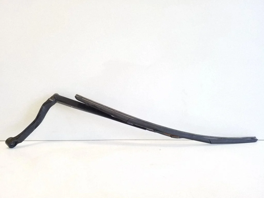 Windshield/front glass wiper blade – right