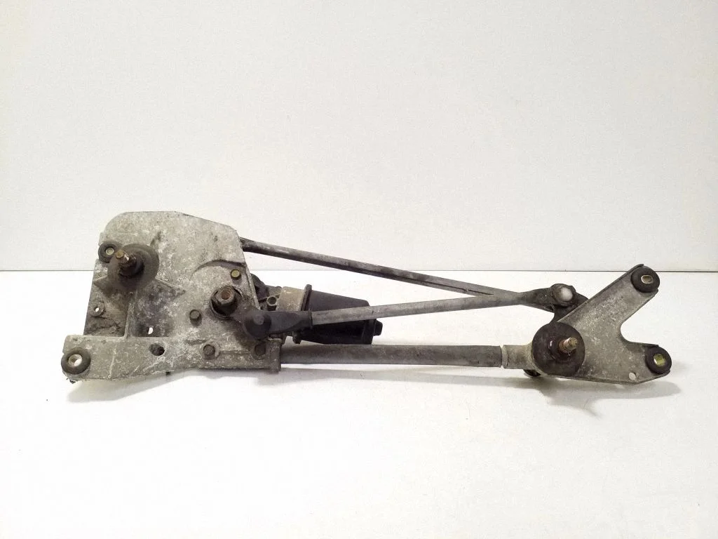 Front wiper linkage