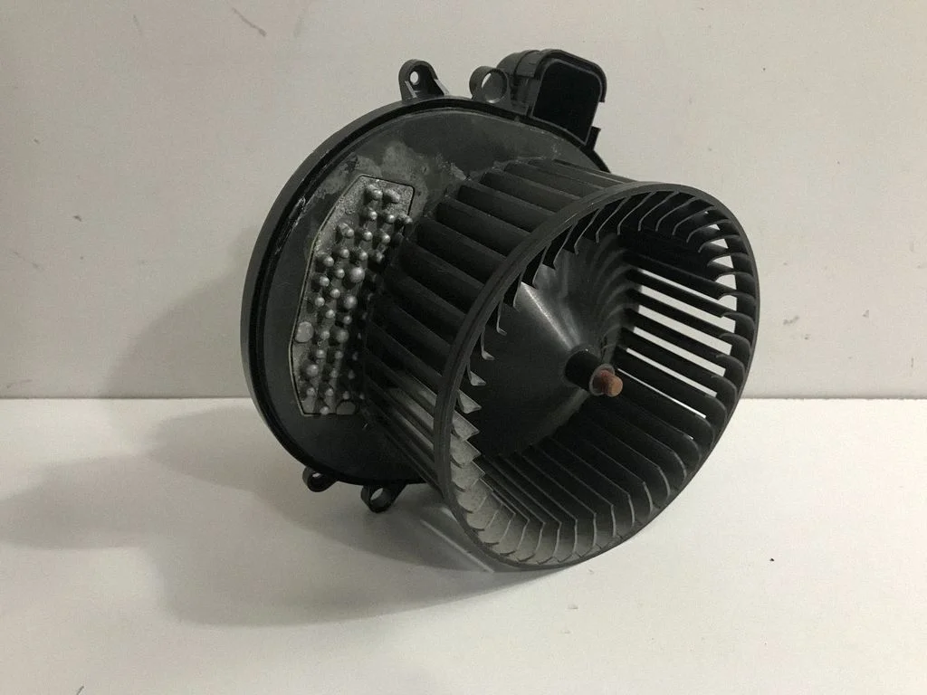 Krāsniņas ventilators/pūtējs – BMW 3. sērija F30 F35 F31 (2012-2018)
