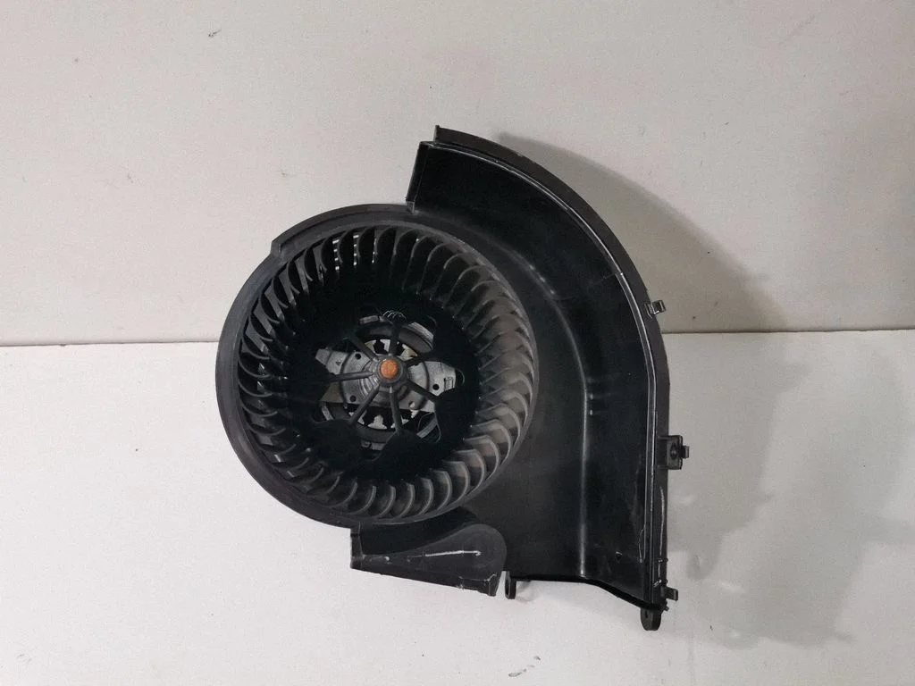 Krāsniņas ventilators/pūtējs 6977950