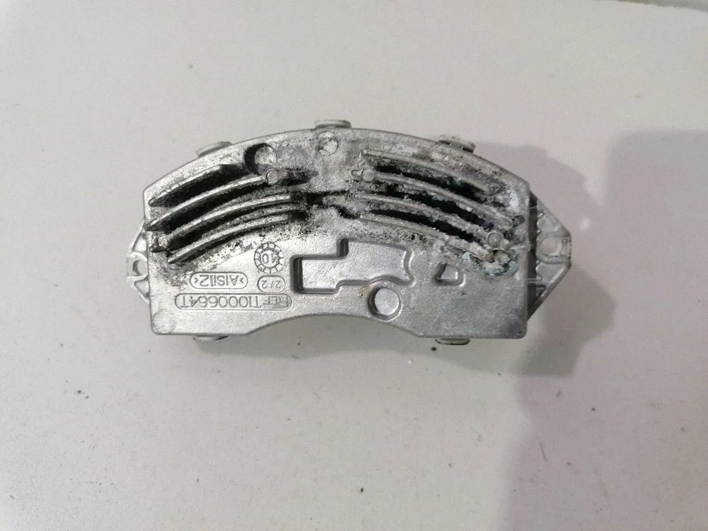 Krāsniņas ventilatora rezistors (reostats) – BMW 5. sērija F10 F11 (2009-2016)