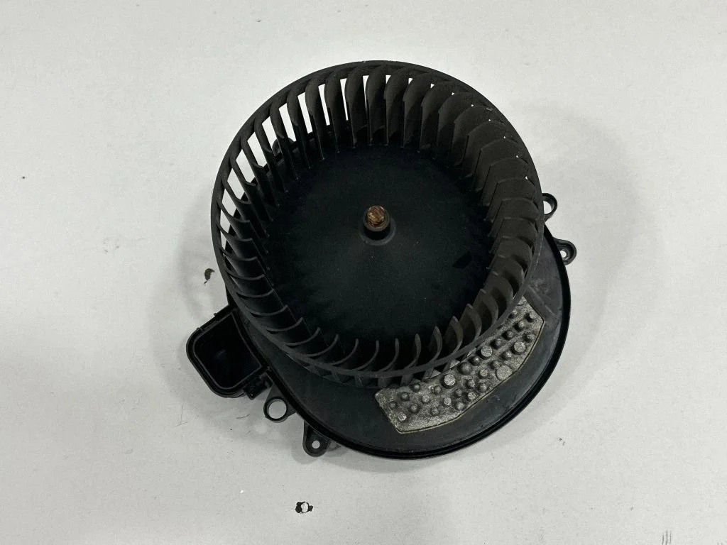 Krāsniņas ventilators/pūtējs 9238084