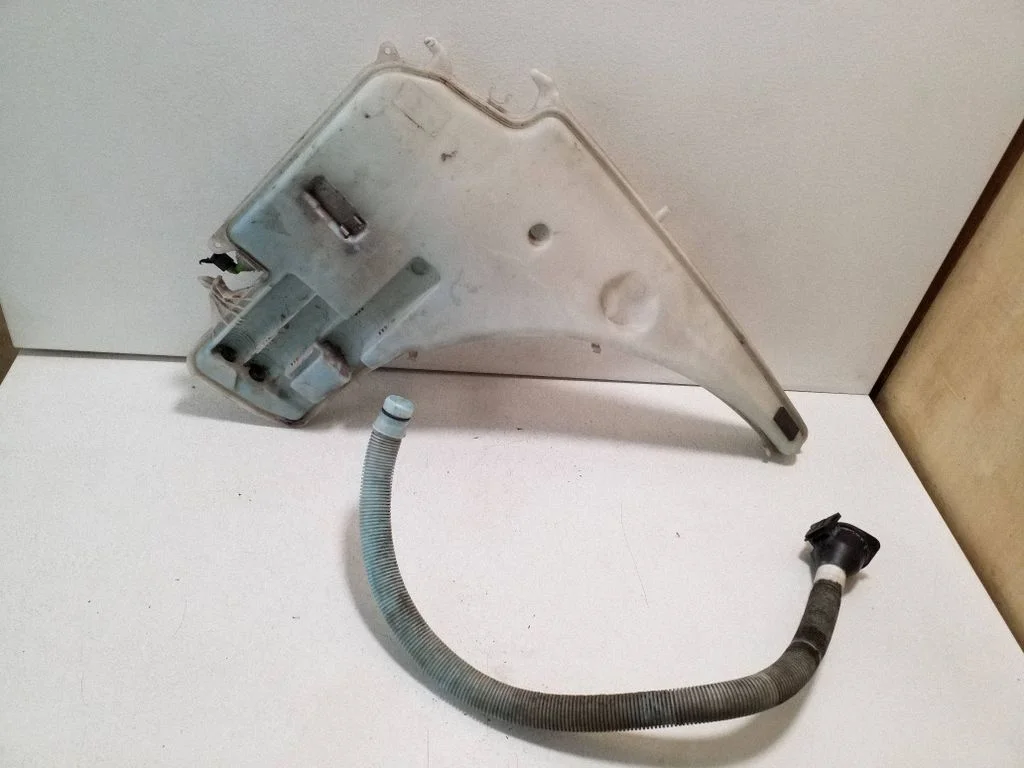Windshield washer fluid reservoir/tank – BMW 3 Series E90 E91 (2005-2012)