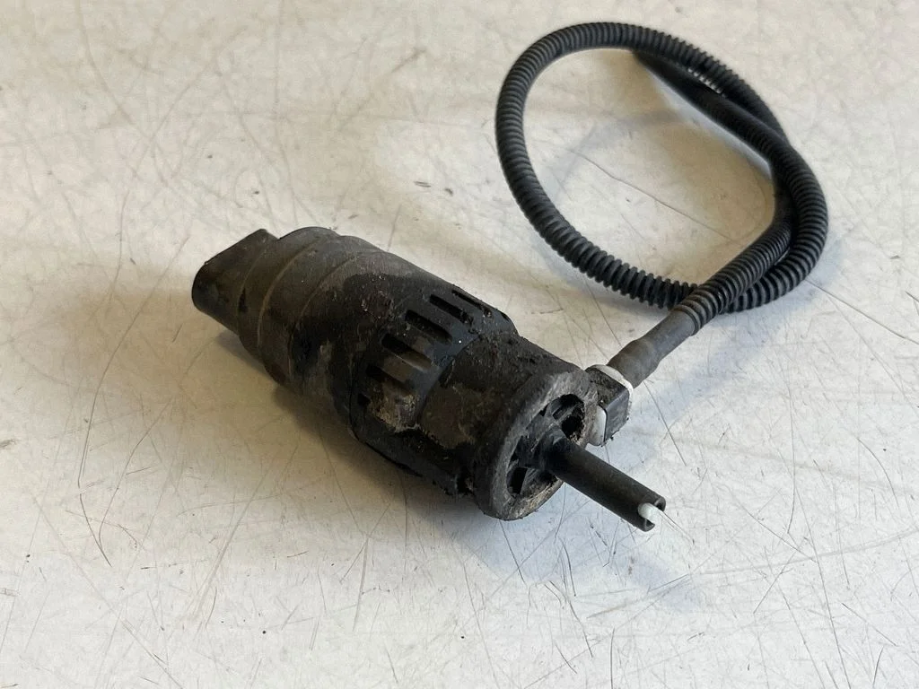 Pompka spryskiwacza szyb 1K5955651
