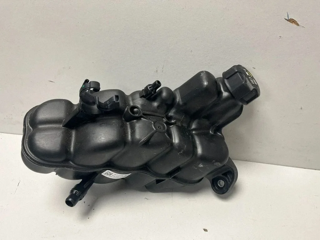 Coolant expansion tank/reservoir 5A69BC1