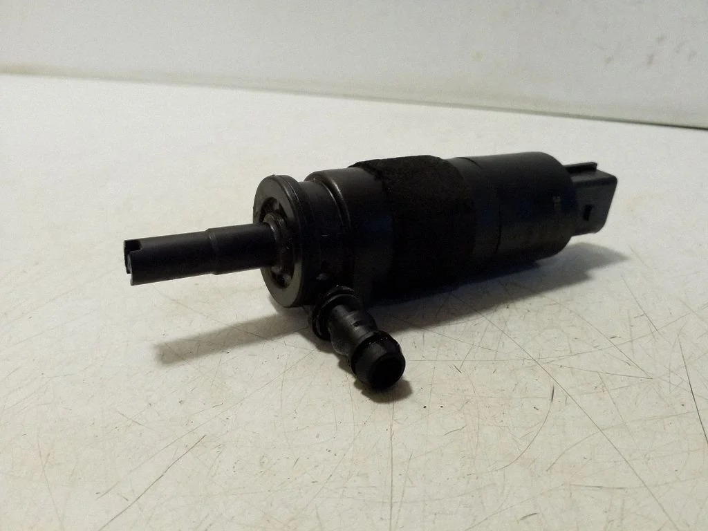 Headlight washer pump 3B0955681A