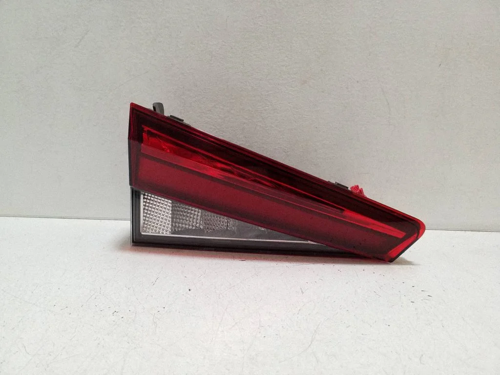 Tailgate rear/tail lights 6VE945307A