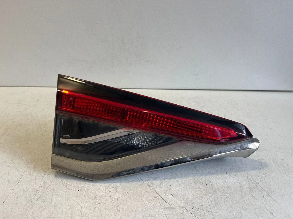 Tailgate rear/tail lights 8159002C3100