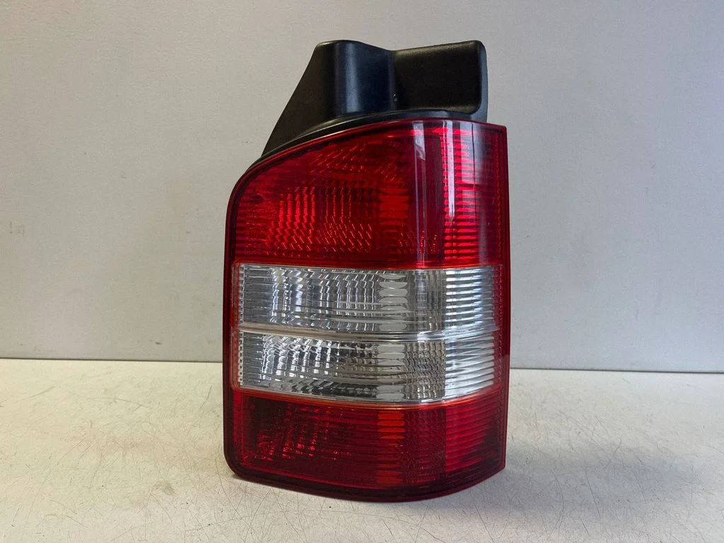 Lampa tylna w błotniku 084411978R