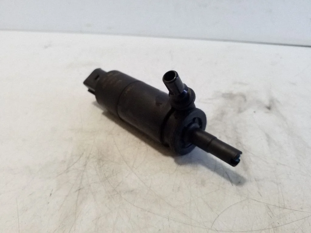 Headlight washer pump 6R0955681