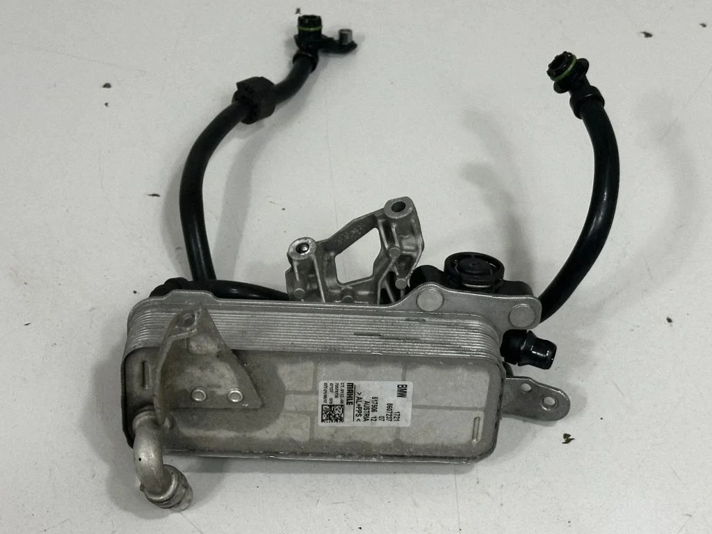 Ātrumkārbas eļļas radiators – BMW 5. sērija G30 G31 G38 (2016-)