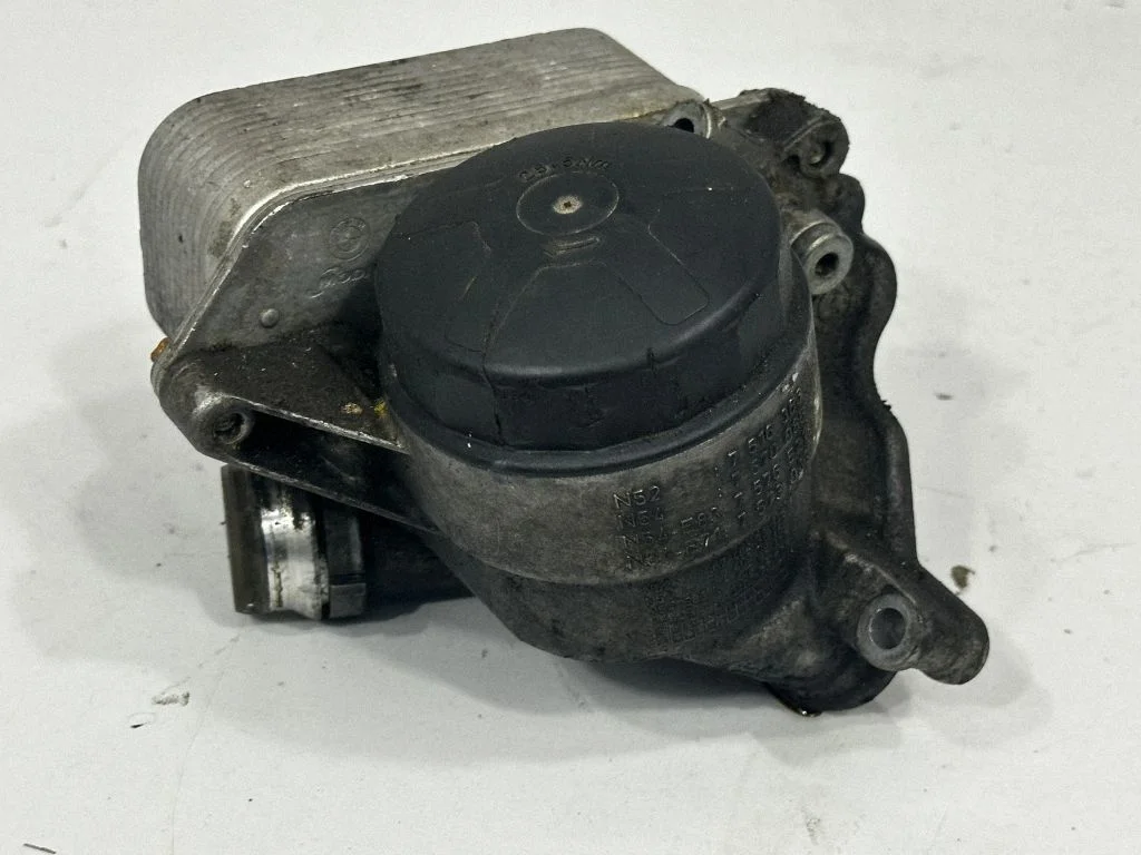 Motora eļļas radiators 8637812