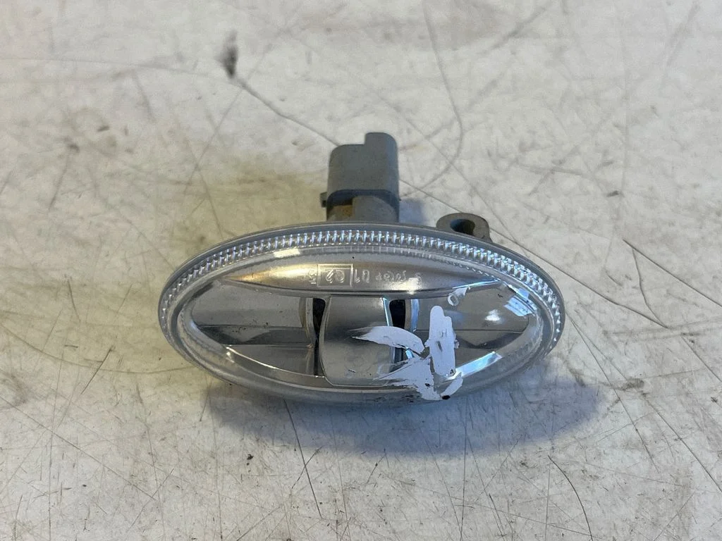 Front fender indicator light 0104706 – Opel Vivaro (2019-)