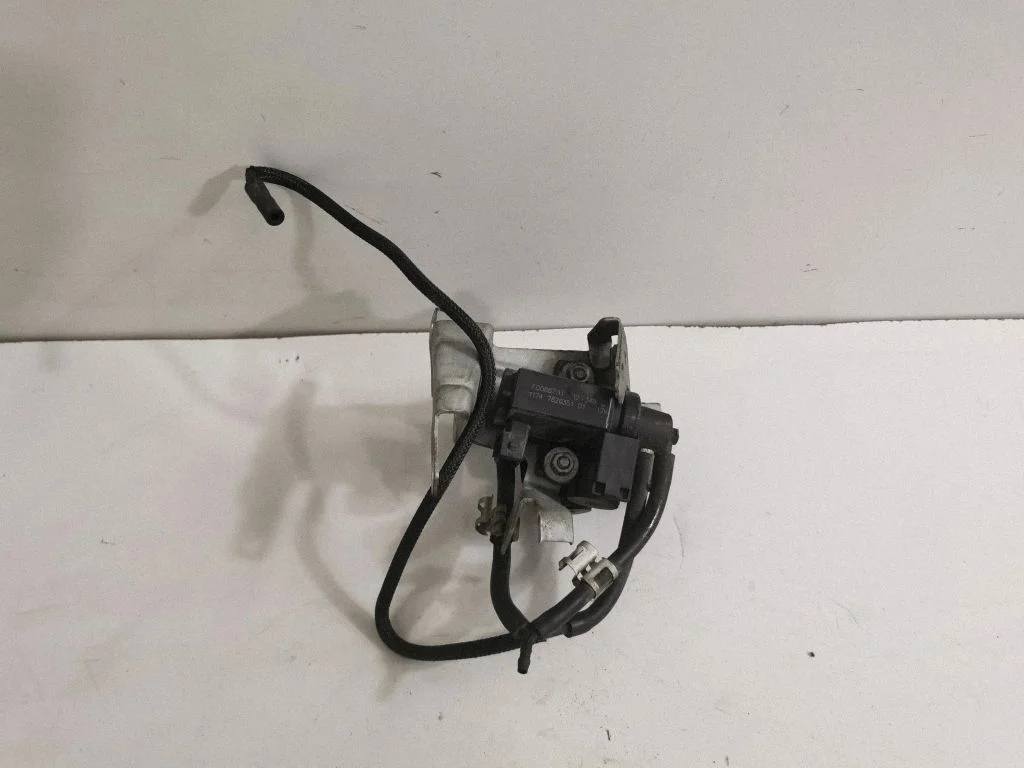 Turbo solenoid valve 7626351