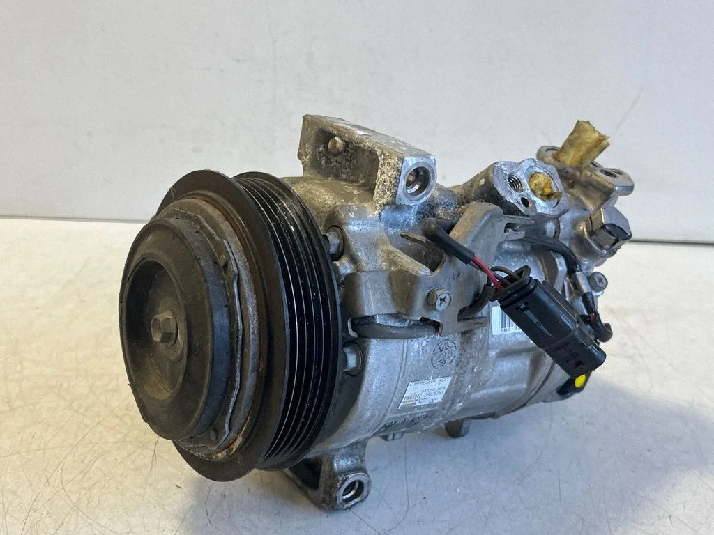 Air conditioning (A/C) compressor (pump) A0008304202