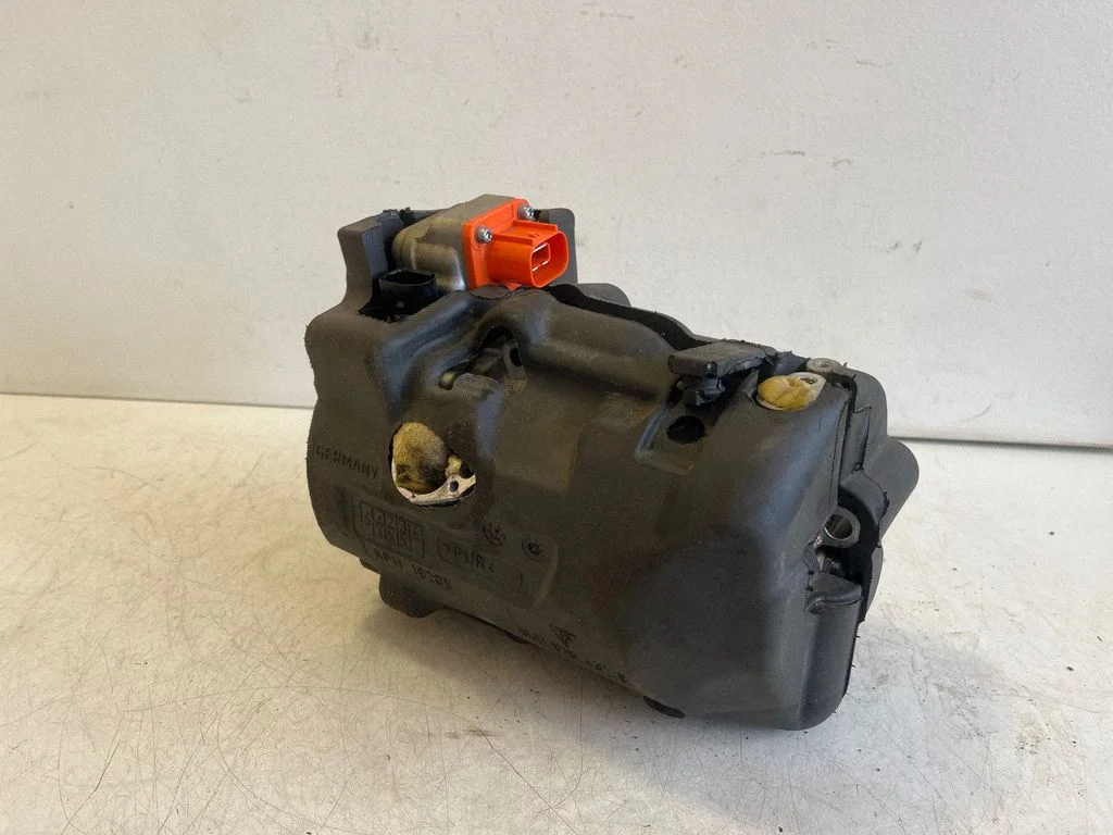 Air conditioning (A/C) compressor (pump) 9J1816797C