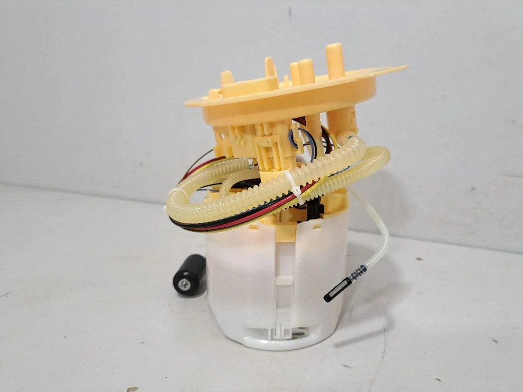 Pompa paliwa w zbiorniku 7473448